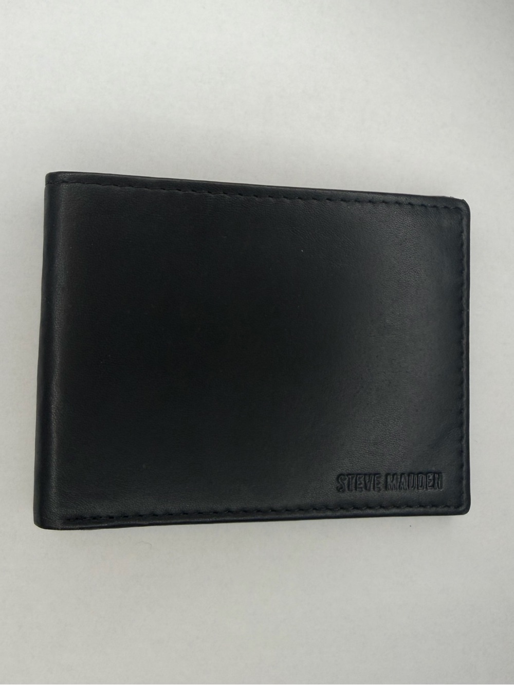 Steve Madden Black Leather Bifold Card & Key Wallet